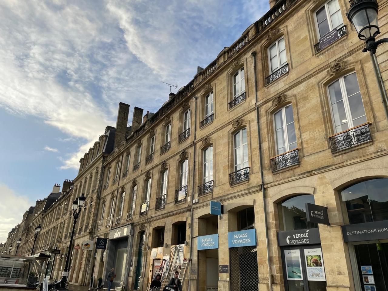 Bureau Bordeaux 137m² Location Bureau Bordeaux OLBUR2536126