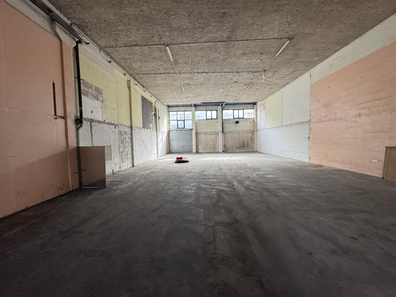 Local d'activité Épinay-sur-Seine 951.63m² Location Local d'activité Épinay-sur-Seine Seine-Saint-Denis OLACT2646326