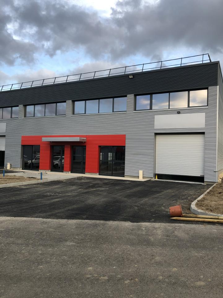 Local d'activité Gignac-la-Nerthe 348m² Location Local d'activité Gignac-la-Nerthe Bouches-du-Rhône OLACT2530393 1