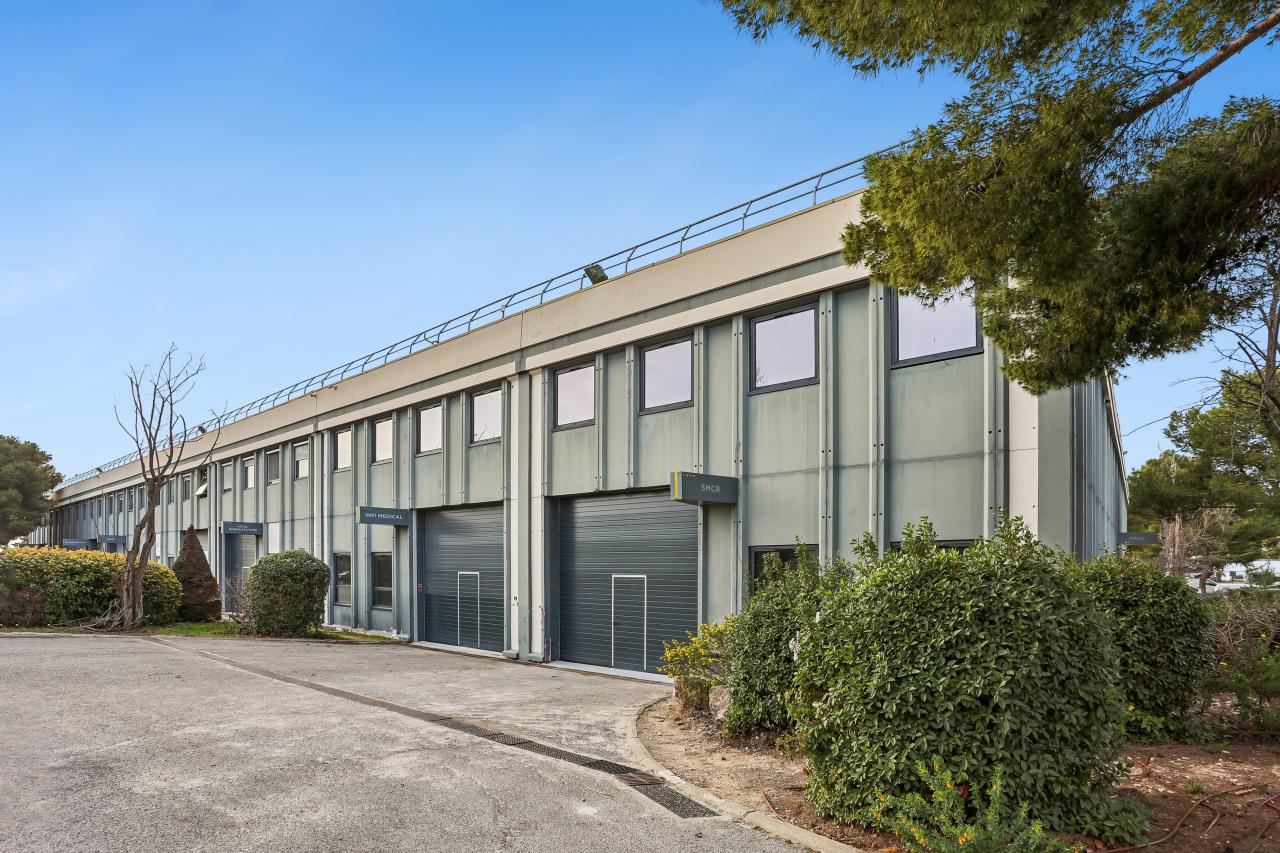 Local d'activité Vitrolles 4189m² Location Local d'activité Vitrolles Bouches-du-Rhône OLACT2117709 1