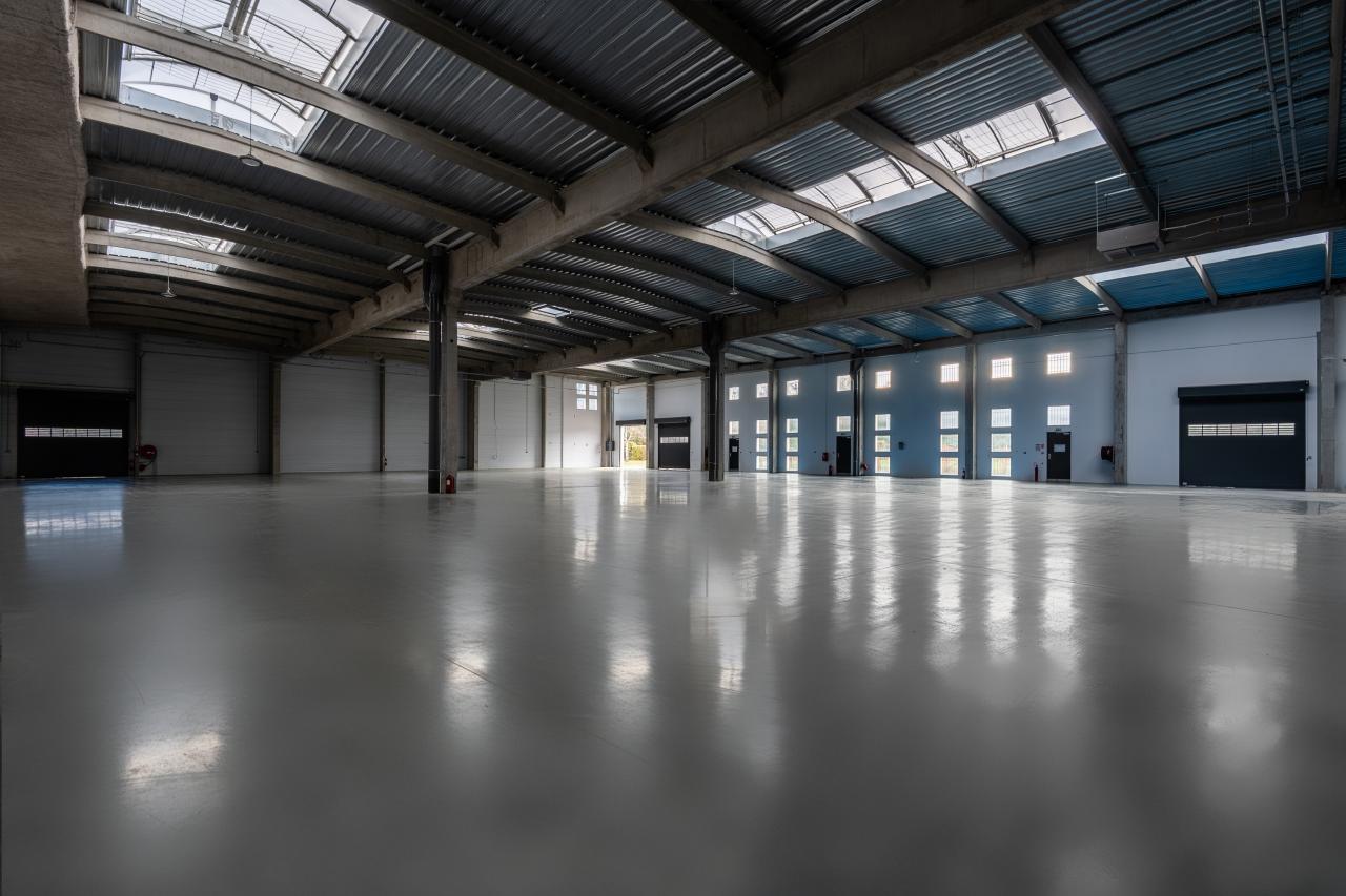 Entrepôt Croissy-Beaubourg 4692m² Vente Entrepôt Croissy-Beaubourg Seine-et-Marne OVLOG2638449 1