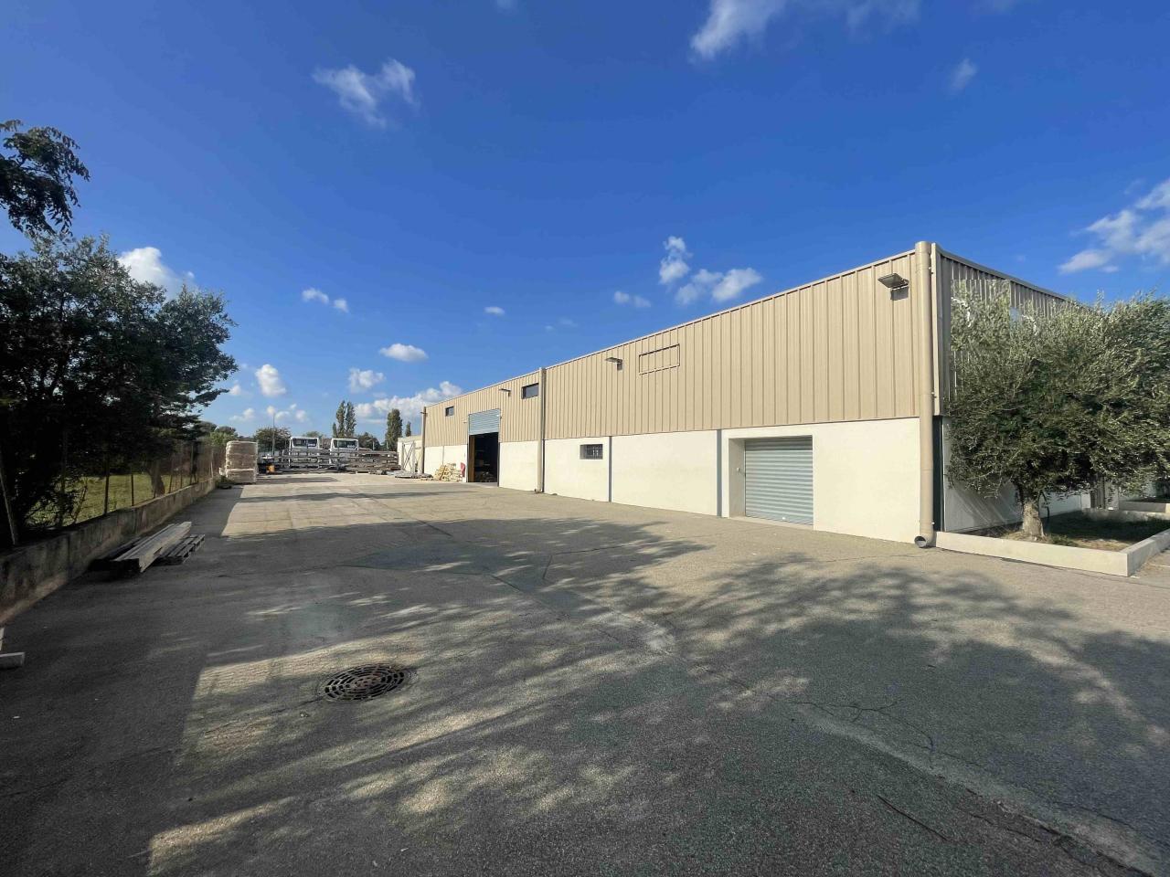 Local d'activité Miramas 1600m² Vente Local d'activité Miramas Bouches-du-Rhône OVACT2536137 1