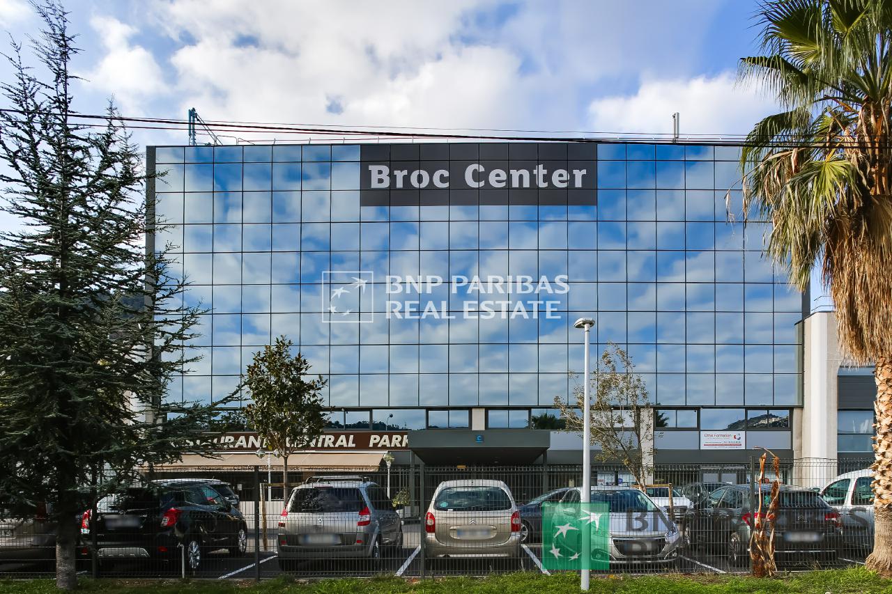 Bureau Carros 126.5m² Location Bureau Carros Alpes-Maritimes AOLBUR2114585_2