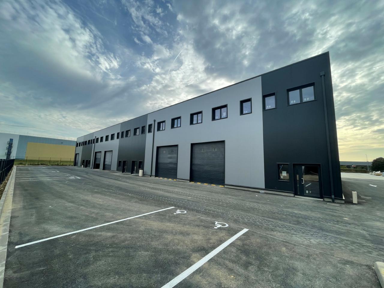 Local d'activité Coignières 204m² Location Local d'activité Coignières Yvelines OLACT2316170 1