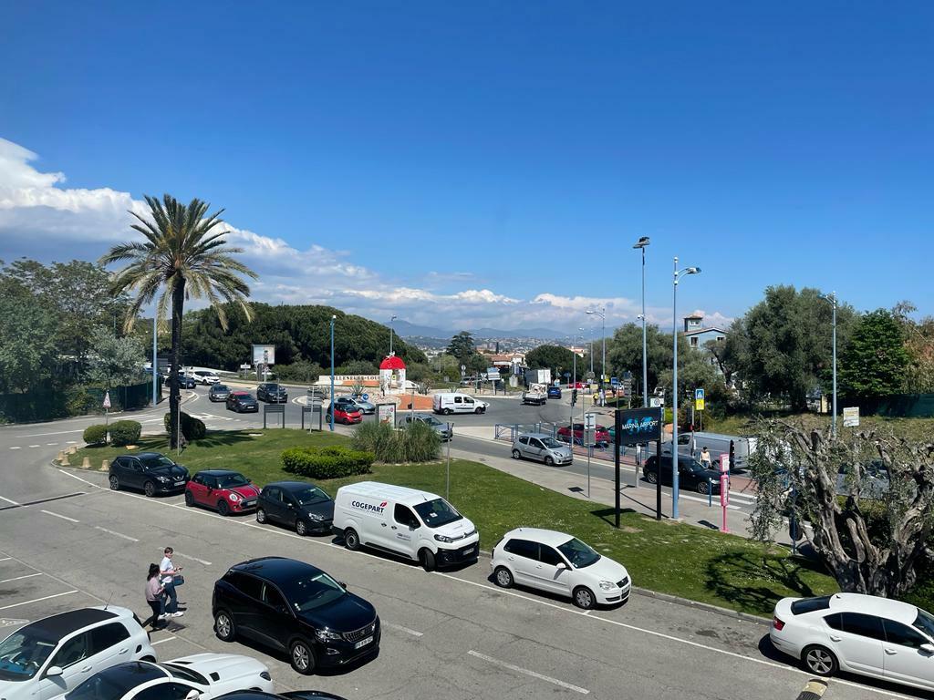 Location Commerce Villeneuve-Loubet