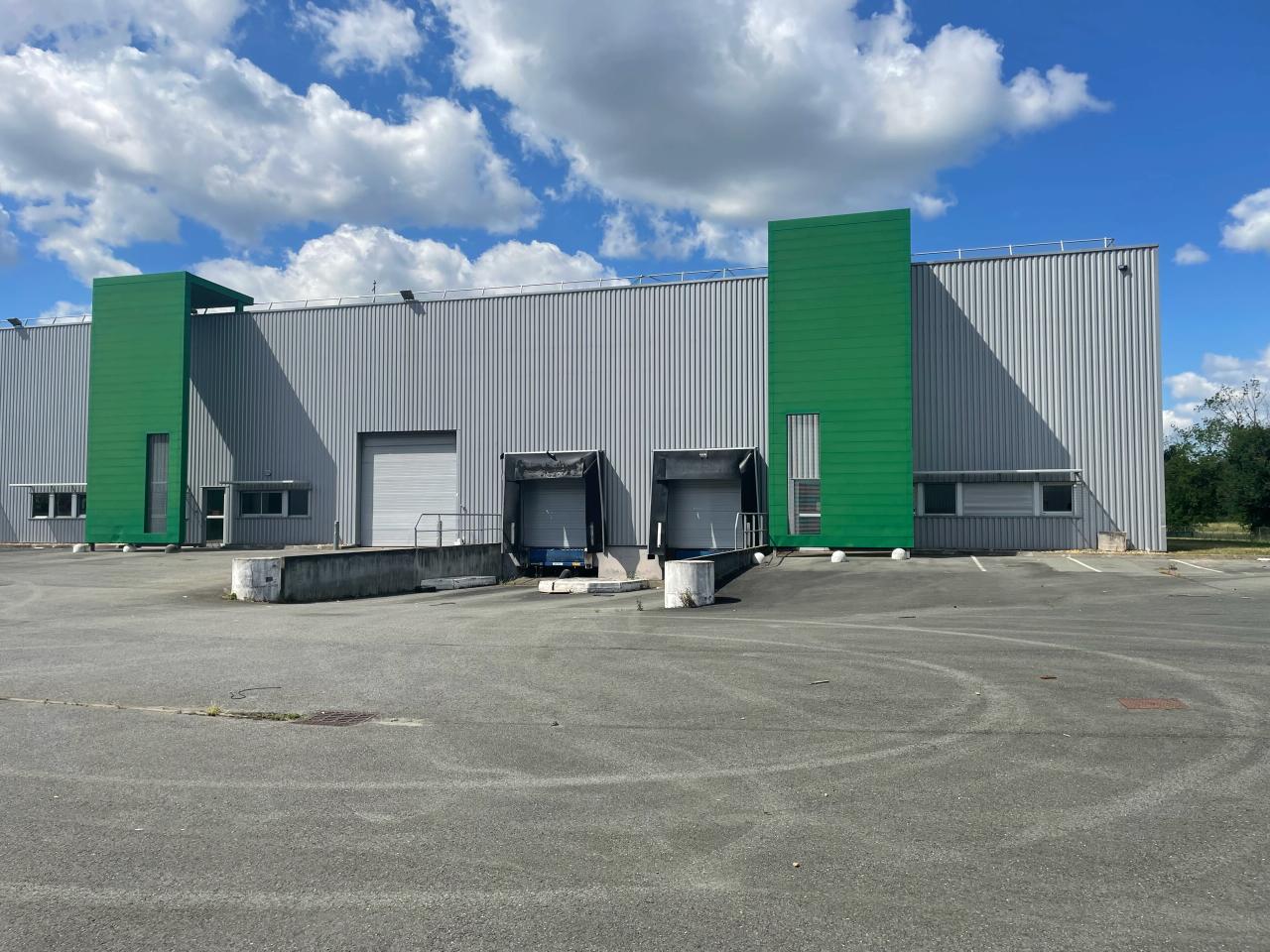 Local d'activité Blanquefort 1690m² Location Local d'activité Blanquefort Gironde OLACT2532504 1