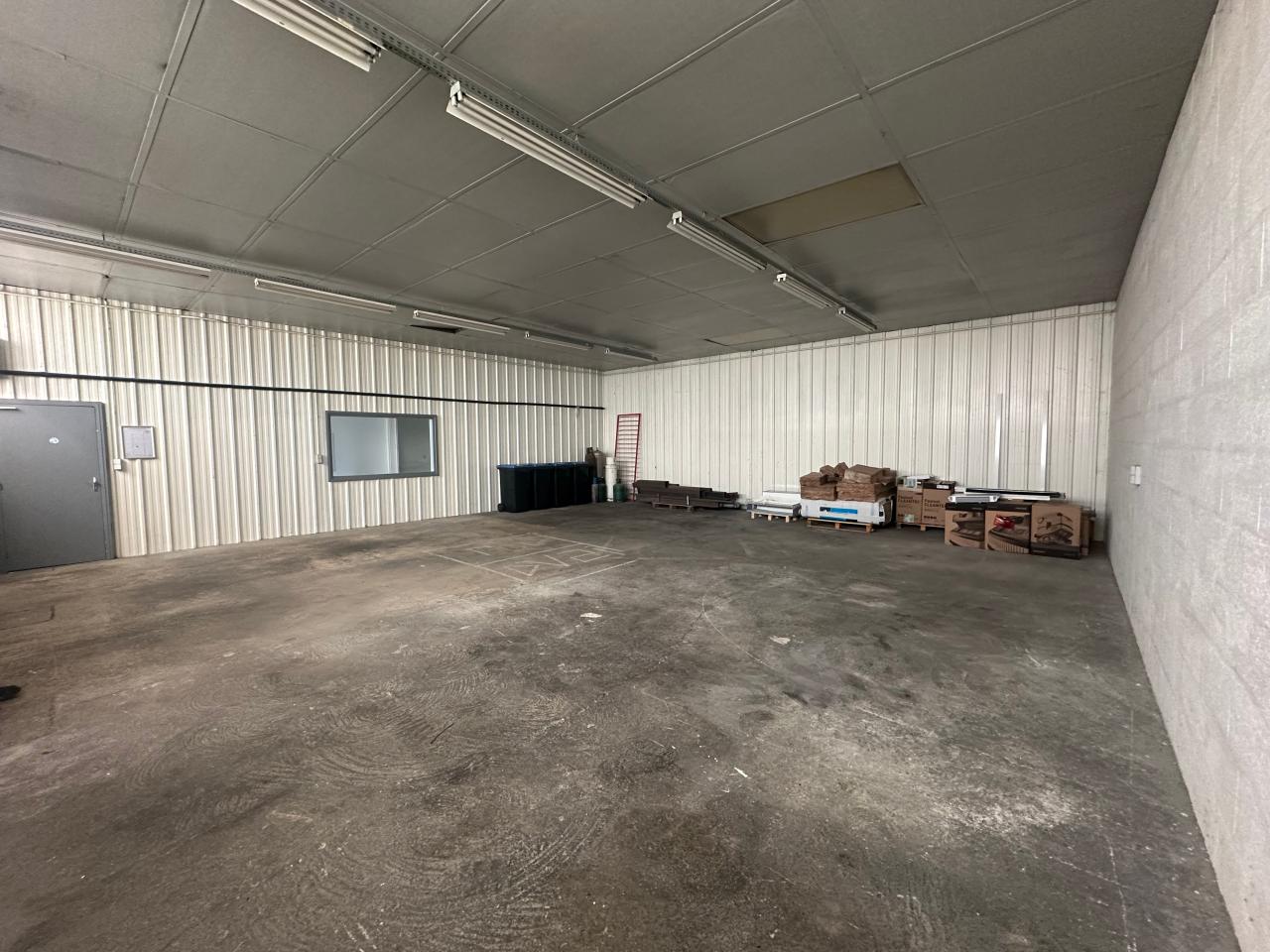 Local d'activité Saint-Avertin 190m² Location Local d'activité Saint-Avertin Indre-et-Loire OLACT2640345 1