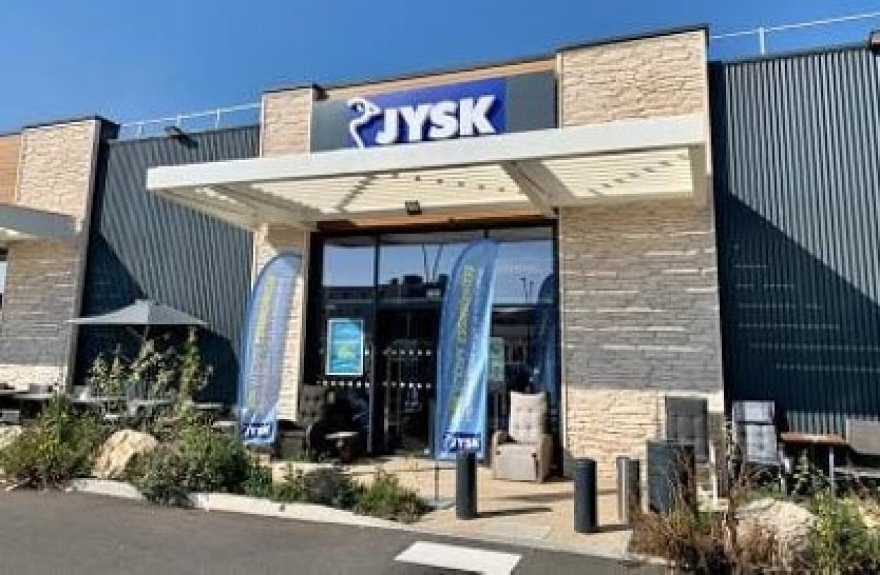 Commerce Saint-Mitre-les-Remparts 957m² Location Commerce Saint-Mitre-les-Remparts Bouches-du-Rhône OLCOM2639109 1