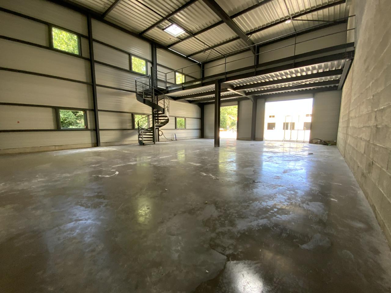 Local d'activité Saint-Genis-Laval 1039m² Location Local d'activité Saint-Genis-Laval OLACT2204773