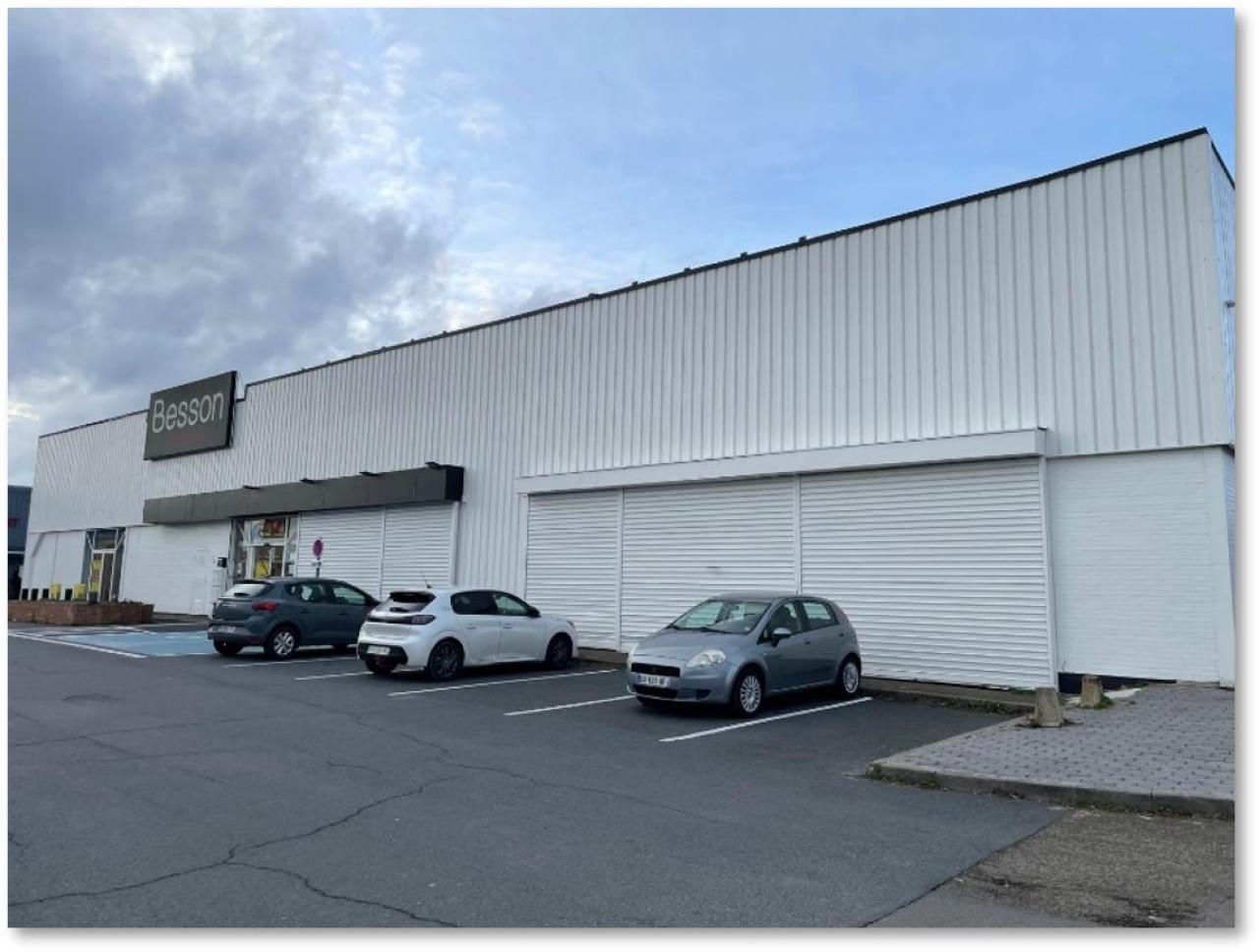 Commerce Coignières 1200m² Location Commerce Coignières Yvelines OLCOM2639164 1