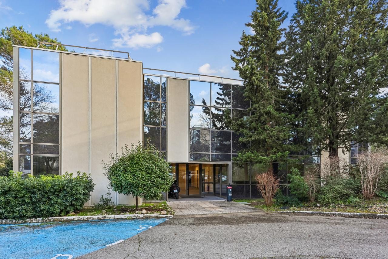 Bureau Aix-en-Provence 554m² Location Bureau Aix-en-Provence Bouches-du-Rhône OLBUR2115070