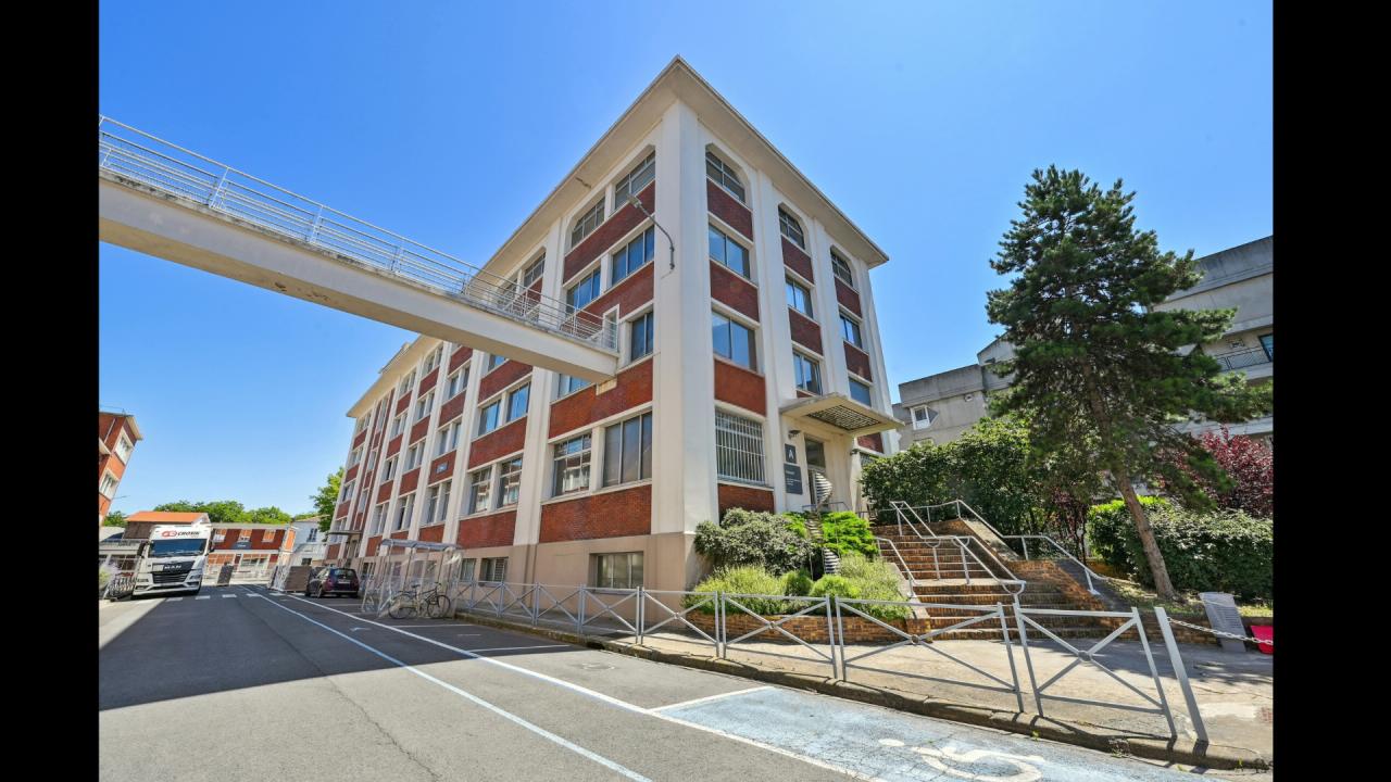 Bureau La Courneuve 2000m² Location Bureau La Courneuve Seine-Saint-Denis OLBUR2533671 1