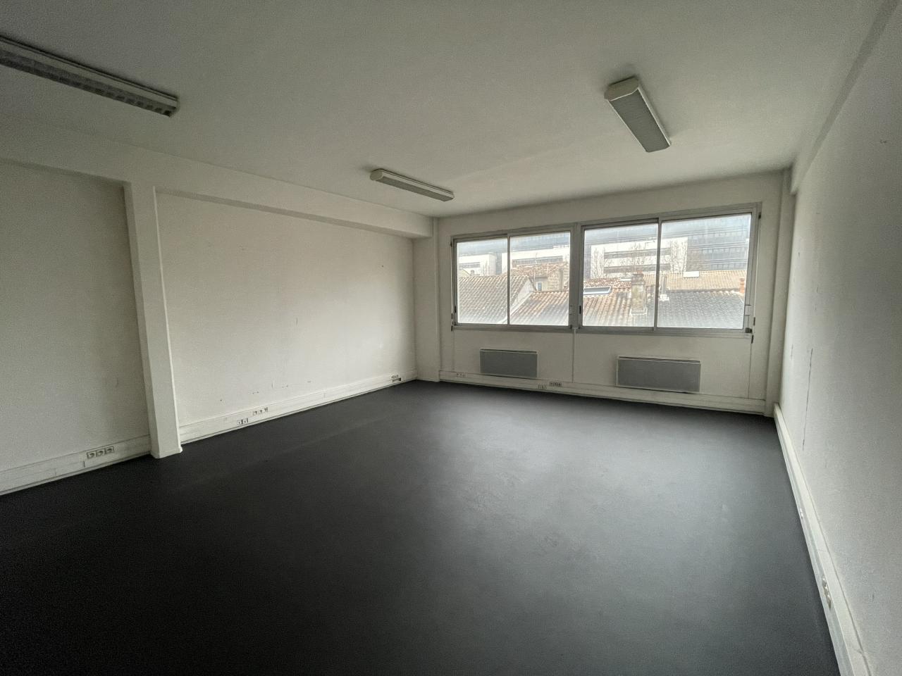 Bureau Bordeaux 688m² Vente Bureau Bordeaux Gironde OVBUR2419858 1