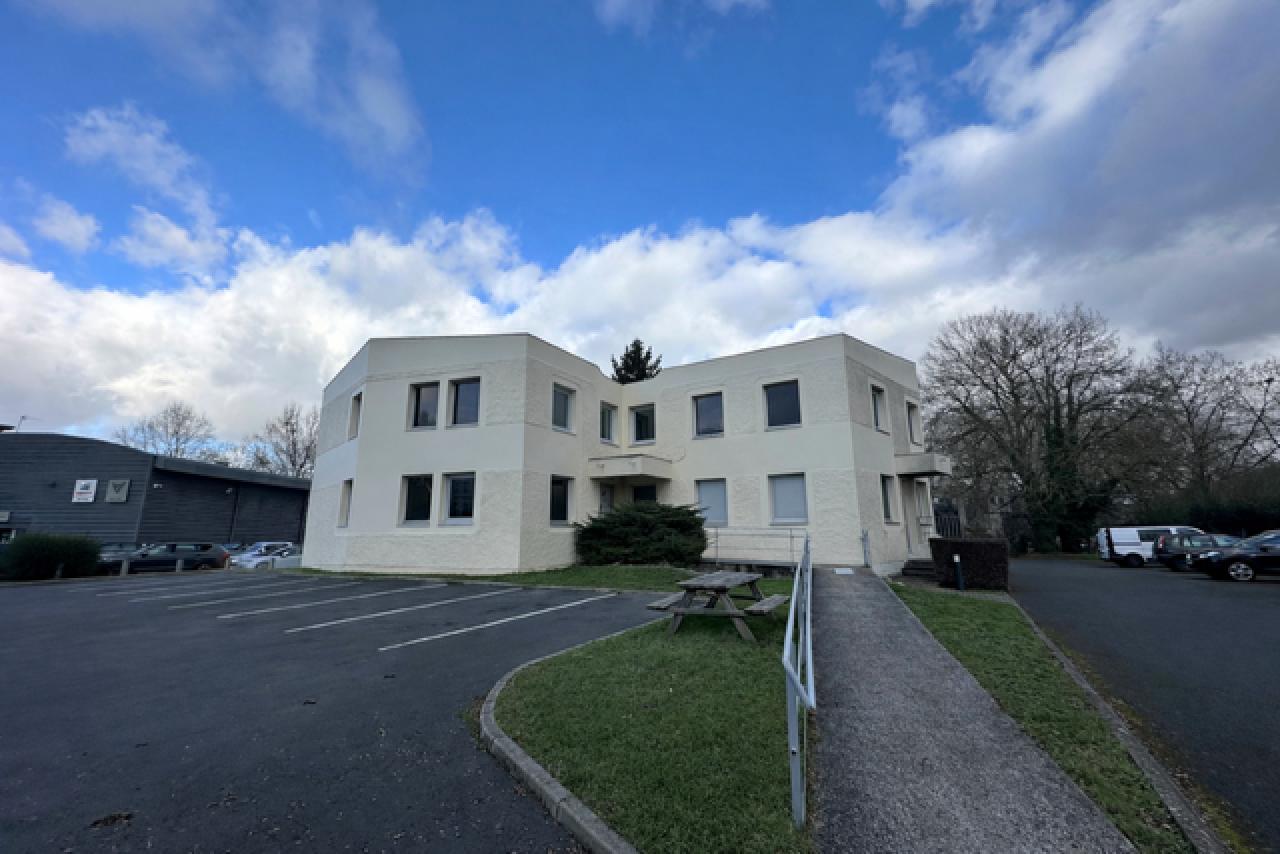 Bureau Saint-Avertin 550m² Location Bureau Saint-Avertin Indre-et-Loire OLBUR2638164 1