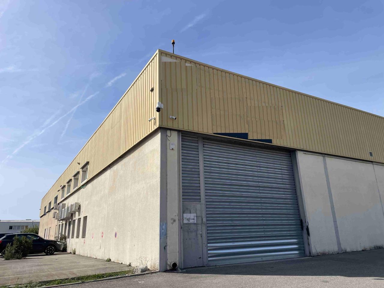 Local d'activité Vitrolles 526m² Location Local d'activité Vitrolles Bouches-du-Rhône OLACT2535541 1