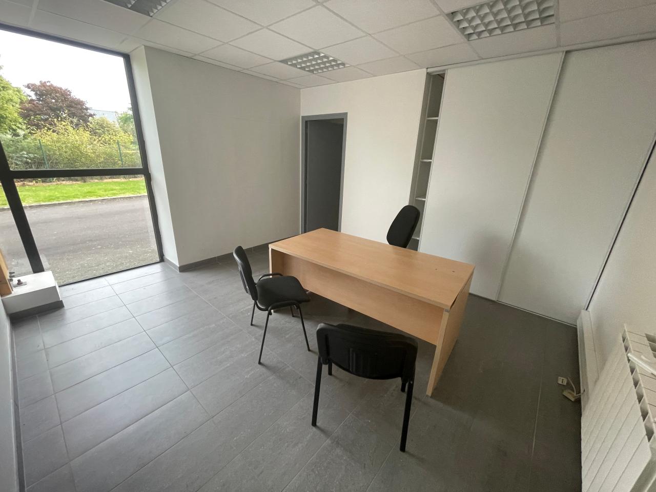 Local d'activité Thorigné-Fouillard 185m² Location Local d'activité Thorigné-Fouillard Ille-et-Vilaine OLACT2535316 1