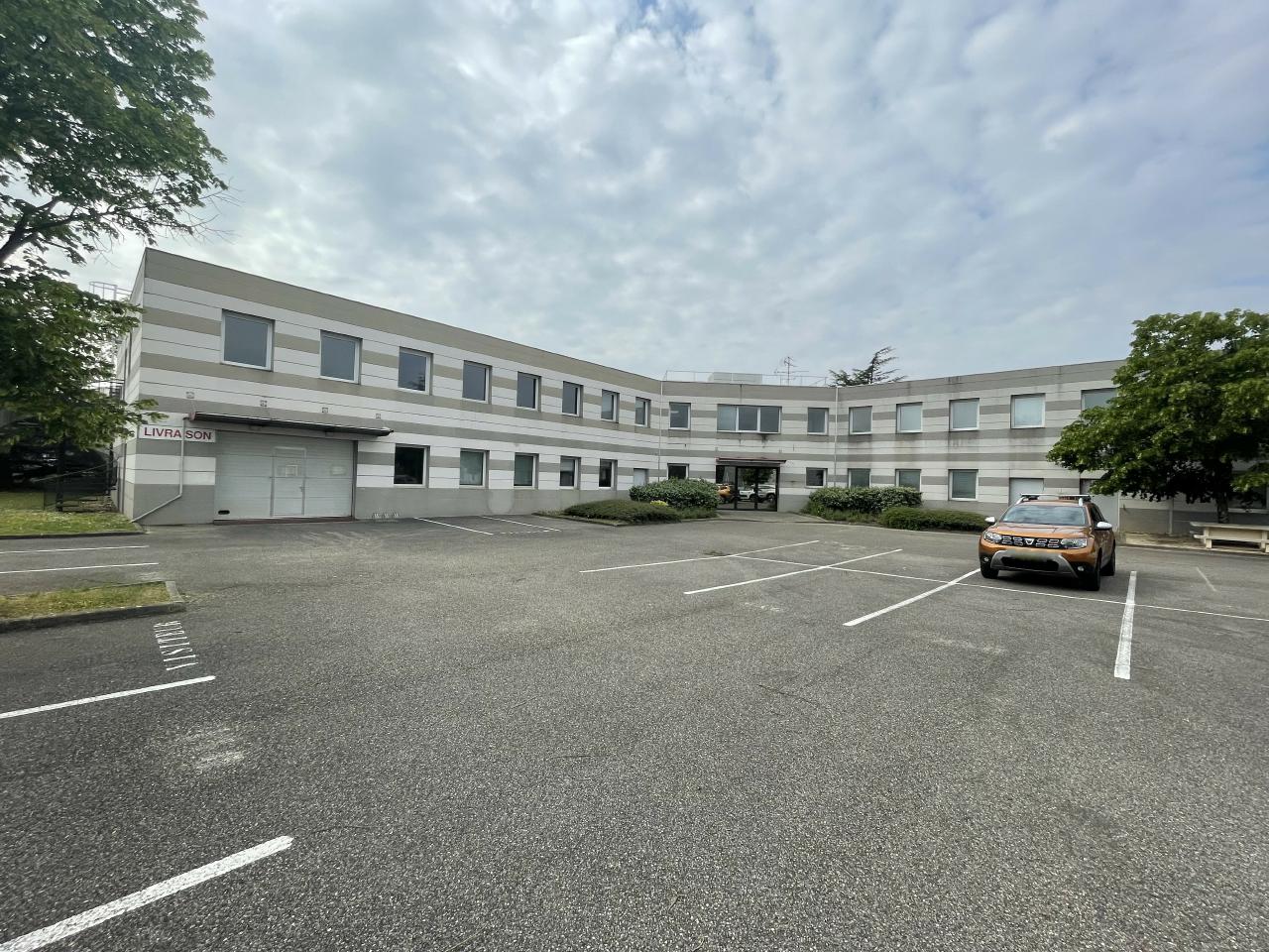 Local d'activité Décines-Charpieu 1690m² Location Local d'activité Décines-Charpieu OLACT2313321