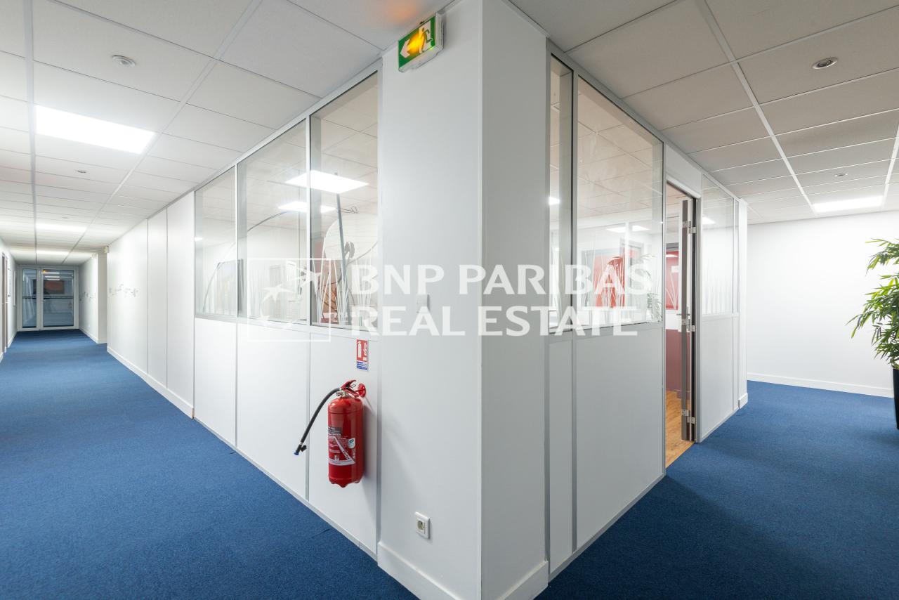 Bureau Montigny-le-Bretonneux 160m² Location Bureau Montigny-le-Bretonneux Yvelines OLBUR2533607 1