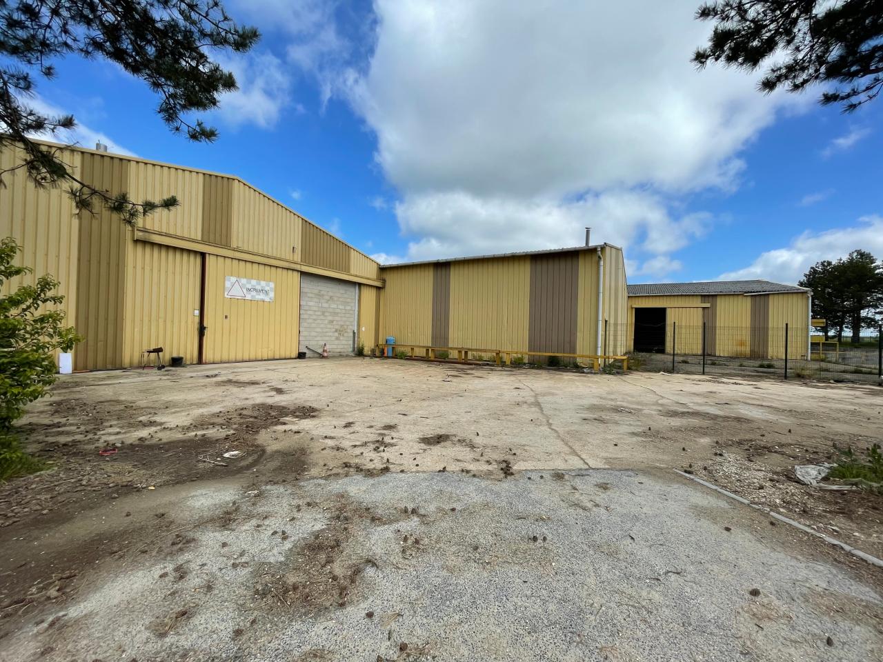 Local d'activité Thiverval-Grignon 9414m² Vente Local d'activité Thiverval-Grignon Yvelines OVACT2532599 1