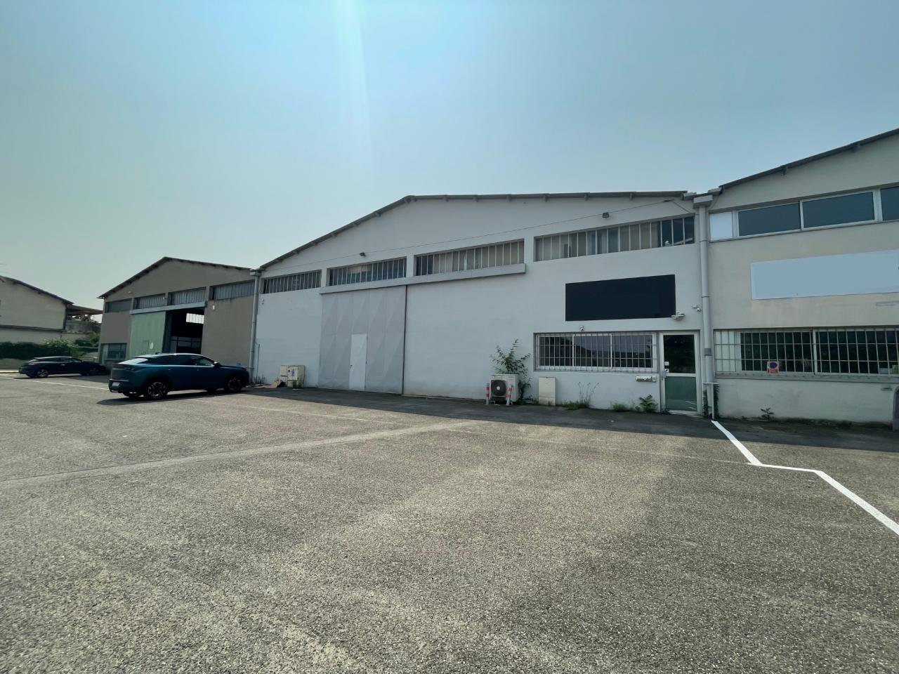 Local d'activité Décines-Charpieu 1000m² Location Local d'activité Décines-Charpieu OLACT2532955