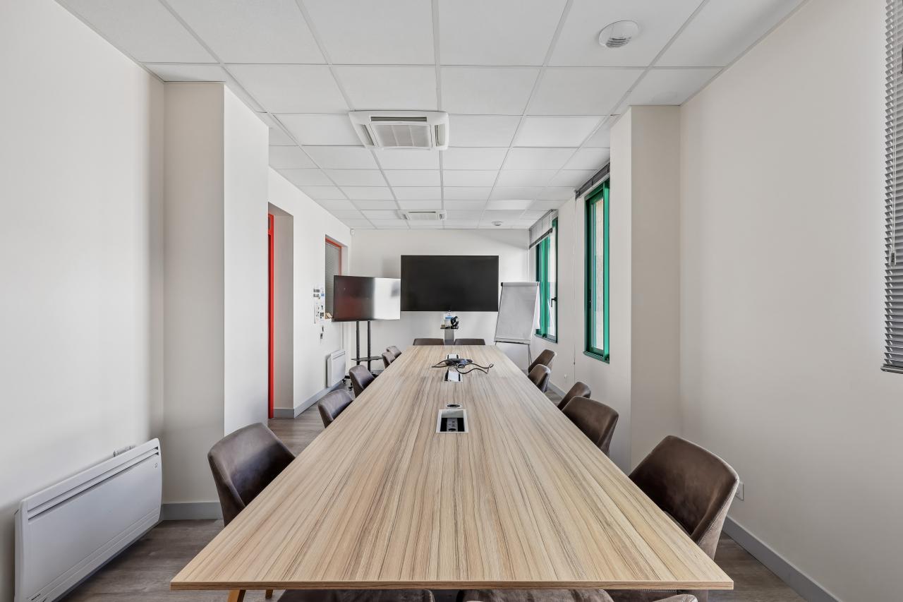 Bureau Pontault-Combault 670m² Vente Bureau Pontault-Combault Seine-et-Marne OVBUR2638156 1