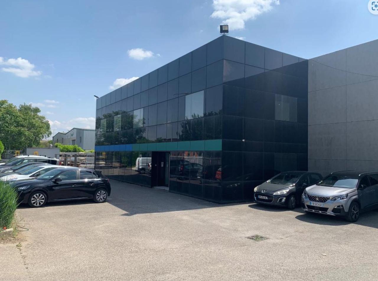 Local d'activité Vaulx-en-Velin 2749m² Location Local d'activité Vaulx-en-Velin Rhône OLACT2119891 1