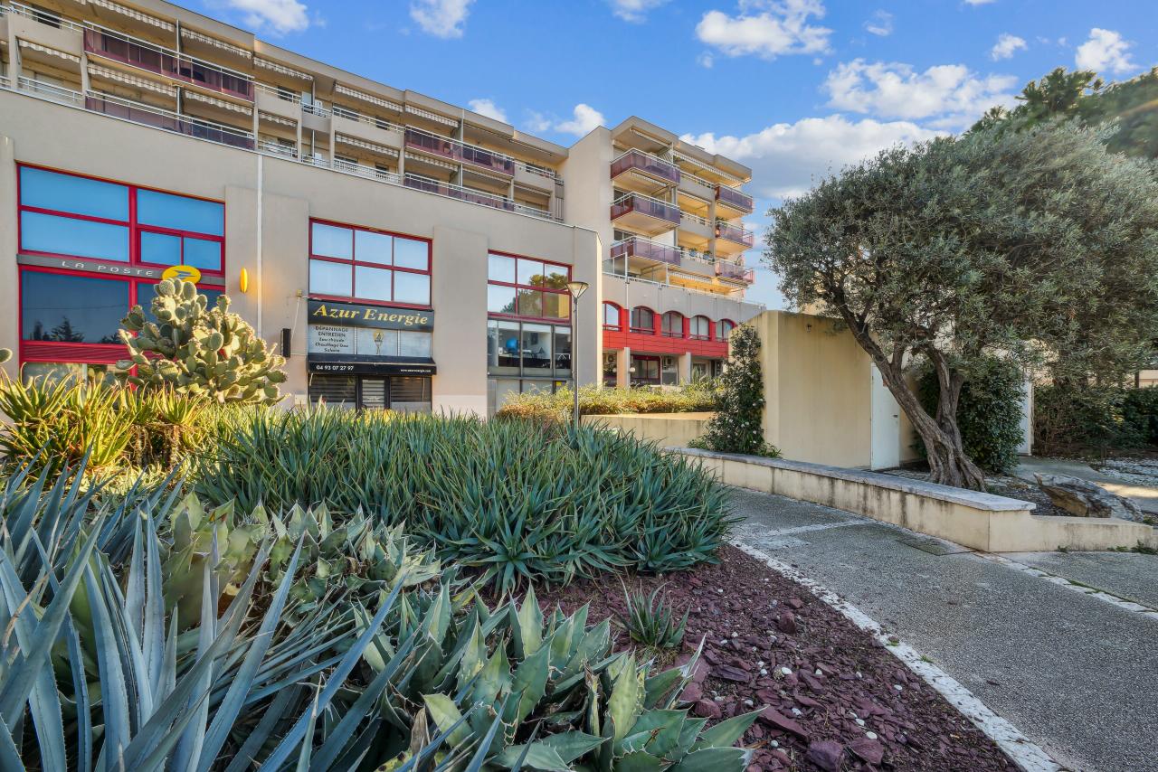 Bureau Saint-Laurent-du-Var 150m² Location Bureau Saint-Laurent-du-Var OLBUR2533428