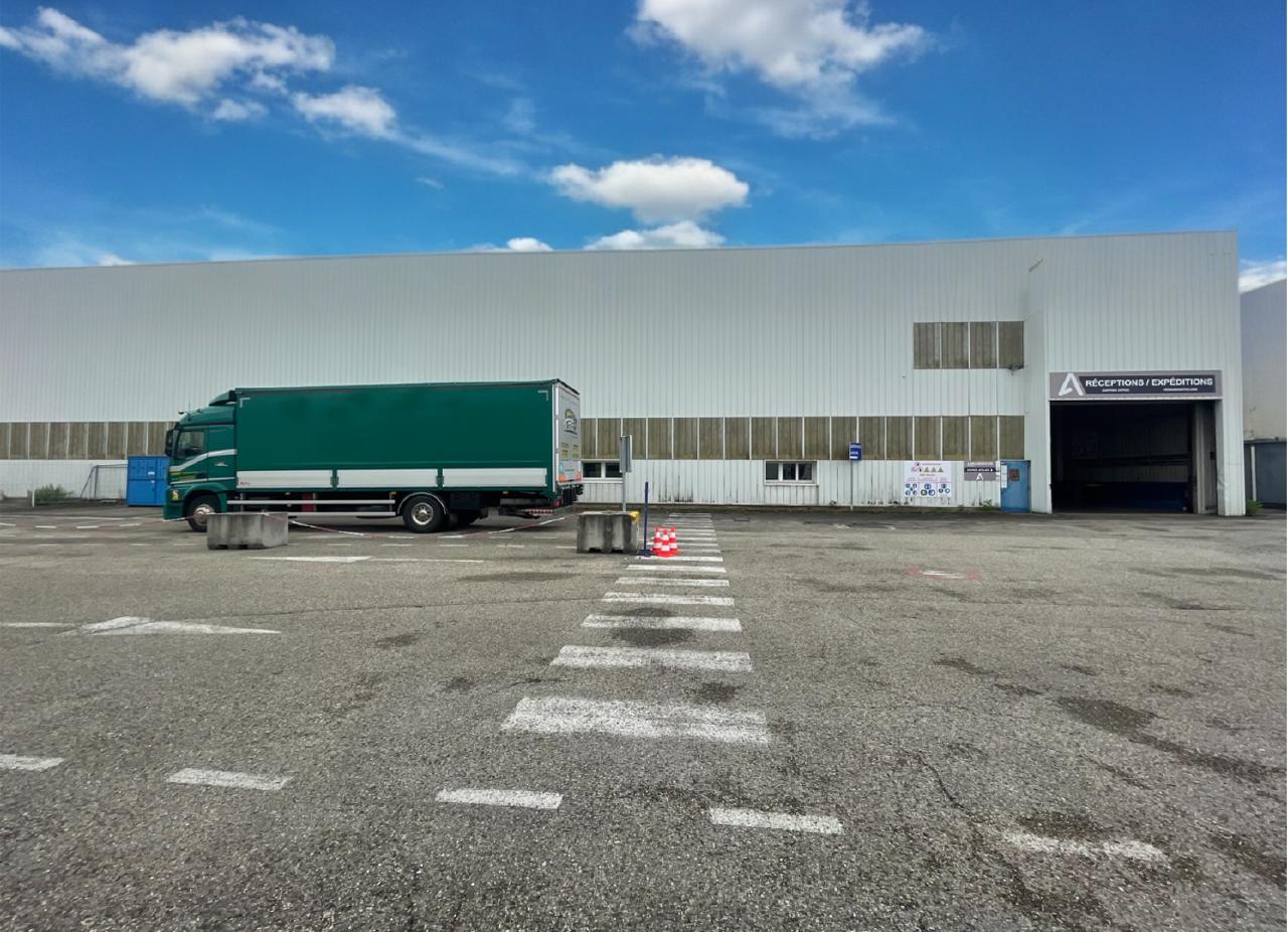 Local d'activité Meyzieu 11395m² Location Local d'activité Meyzieu Rhône OLACT2425396 1