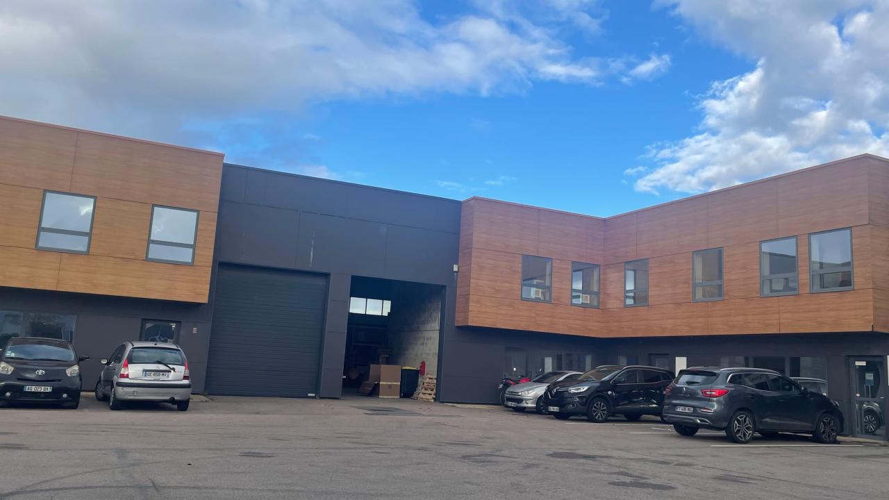 Local d'activité Aubergenville 688m² Vente Local d'activité Aubergenville Yvelines OVACT2536876 1