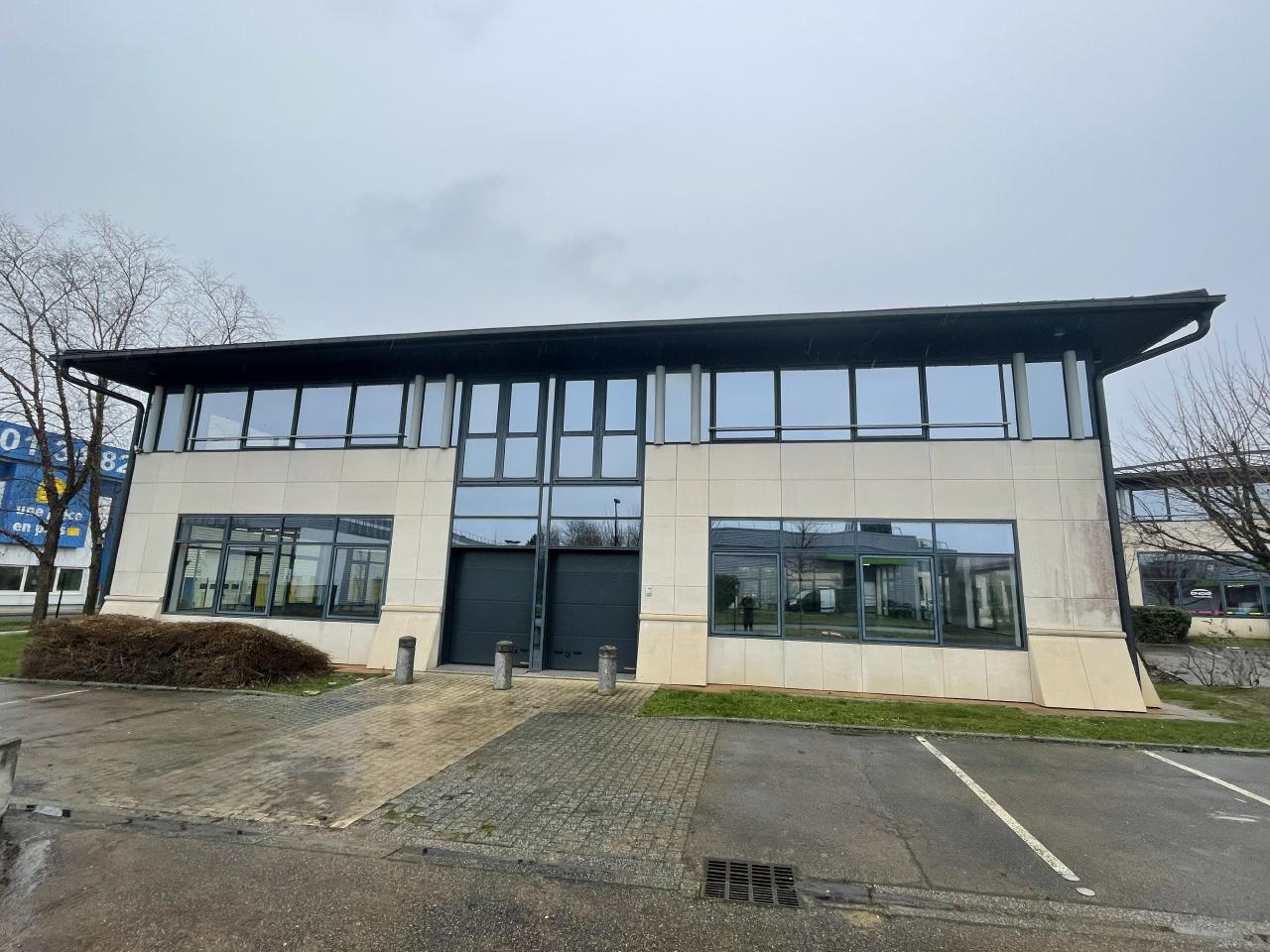 Bureau Trappes 1340m² Location Bureau Trappes Yvelines OLBUR2317588 1