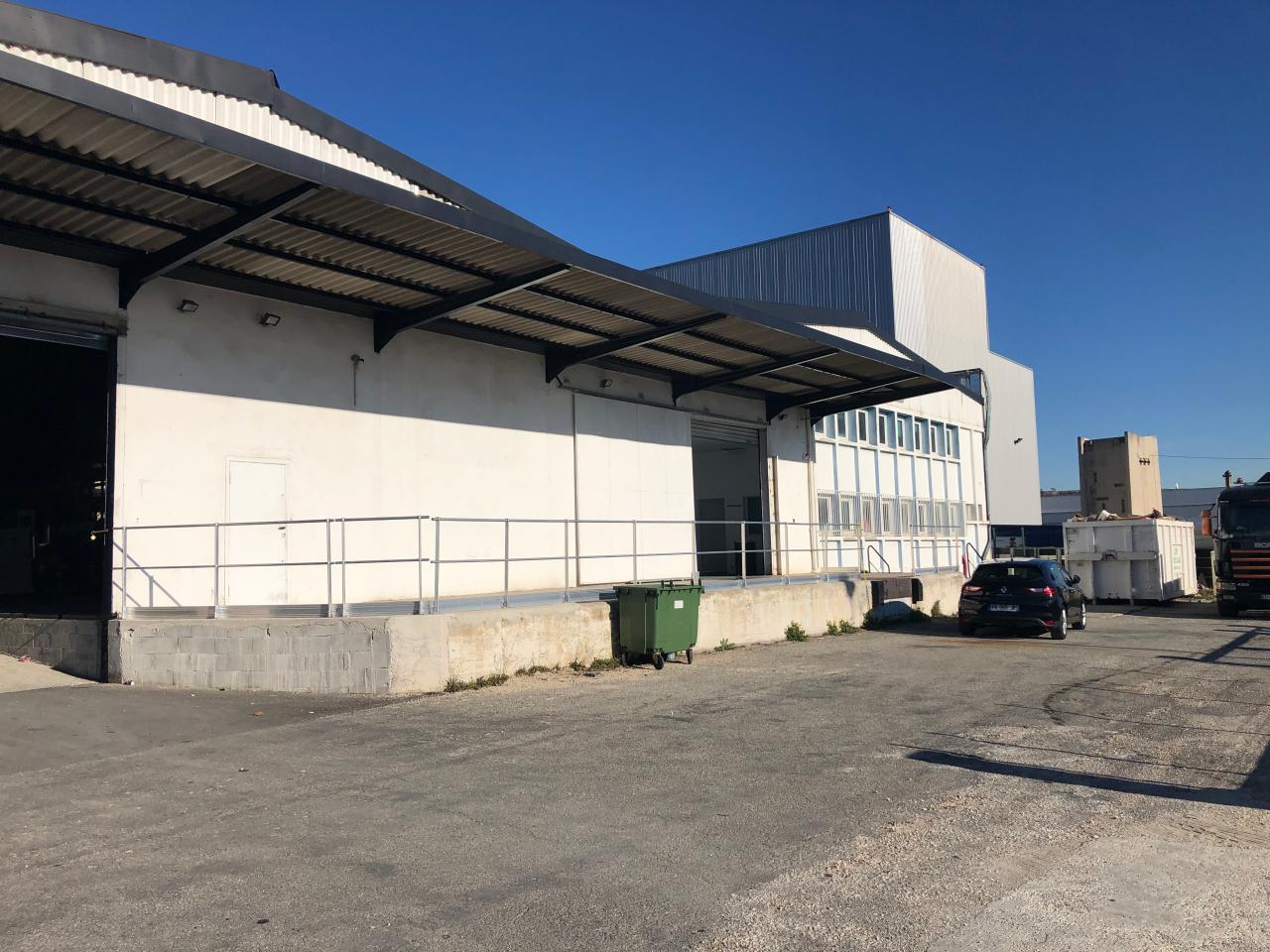 Local d'activité Vitrolles 2350m² Location Local d'activité Vitrolles Bouches-du-Rhône OLACT2639558 1