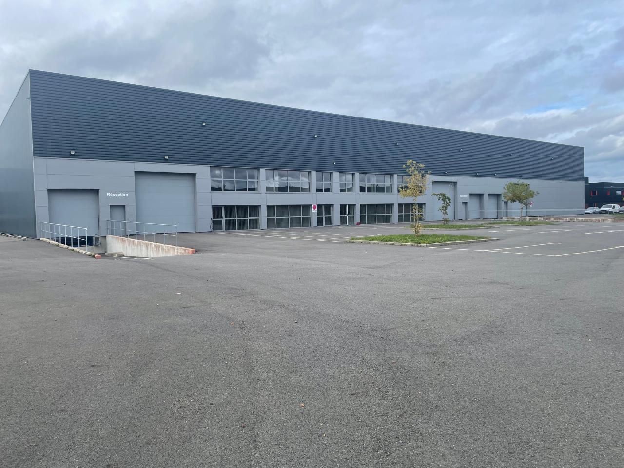 Local d'activité Noyal-Châtillon-sur-Seiche 3210m² Vente Local d'activité Noyal-Châtillon-sur-Seiche Ille-et-Vilaine OVACT2638913 1