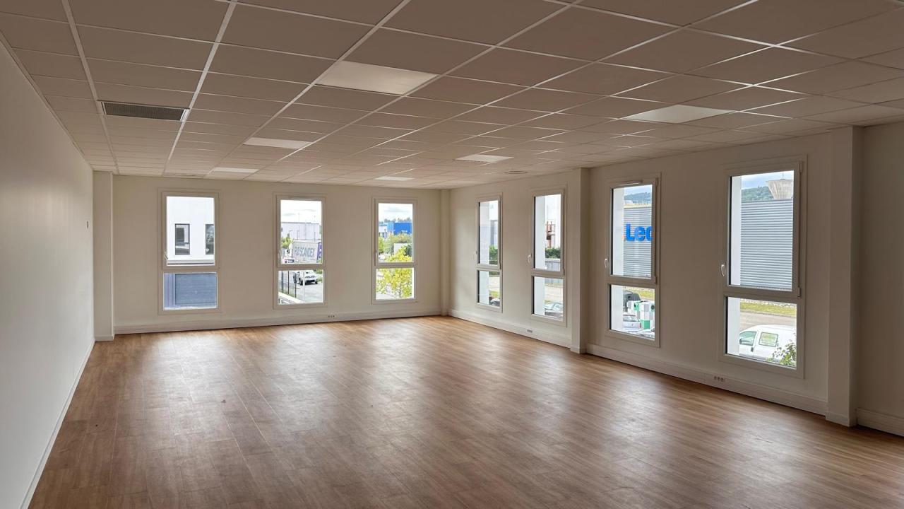 Local d'activité Genay 329m² Vente Local d'activité Genay Rhône OVACT2534871 1