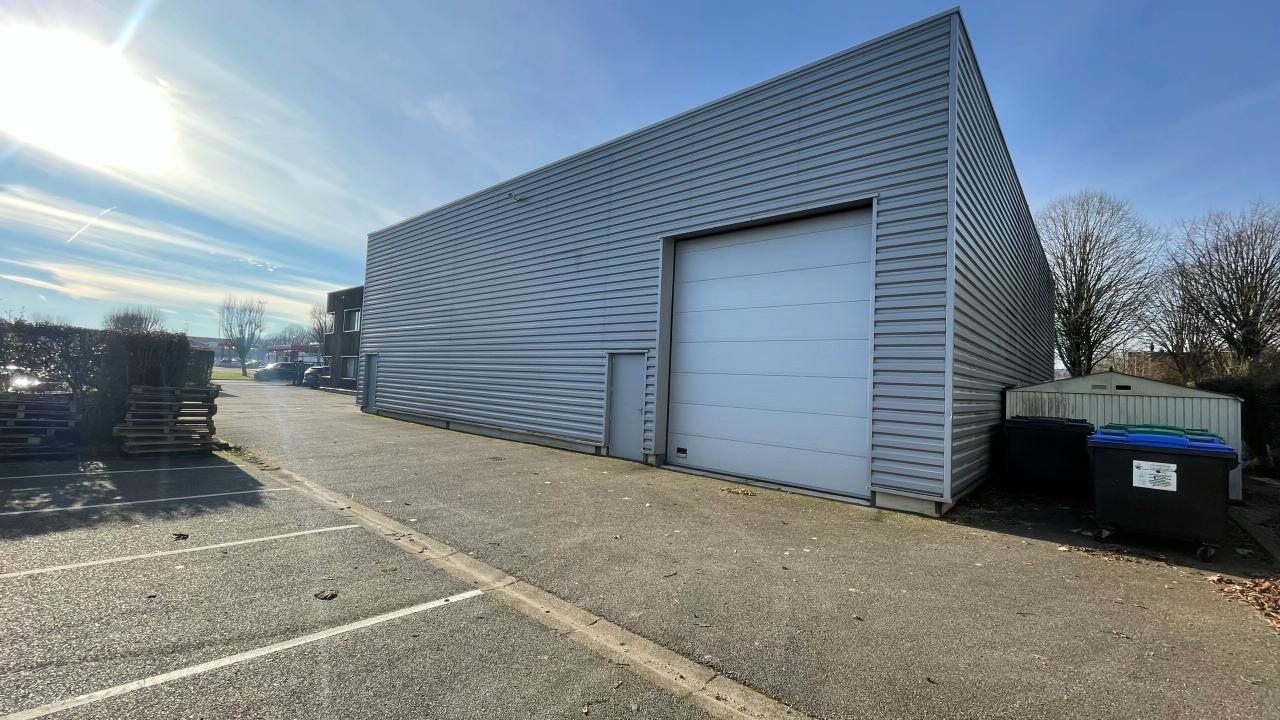 Local d'activité Magny-les-Hameaux 1040m² Location Local d'activité Magny-les-Hameaux Yvelines OLACT2529029