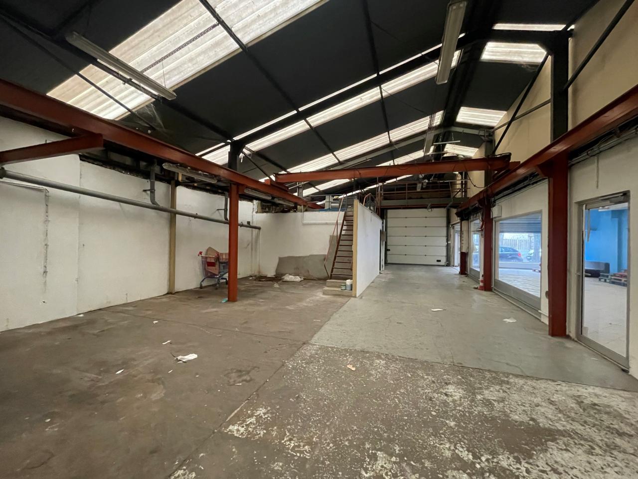 Local d'activité Issy-les-Moulineaux 325m² Vente Local d'activité Issy-les-Moulineaux Hauts-de-Seine OVACT2536626 1