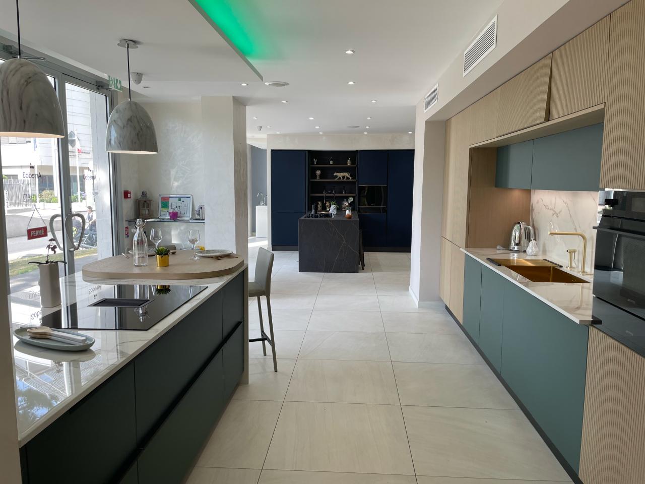 Location commerce Saint-Laurent-du-Var Alpes-Maritimes OLCOM2531728 2