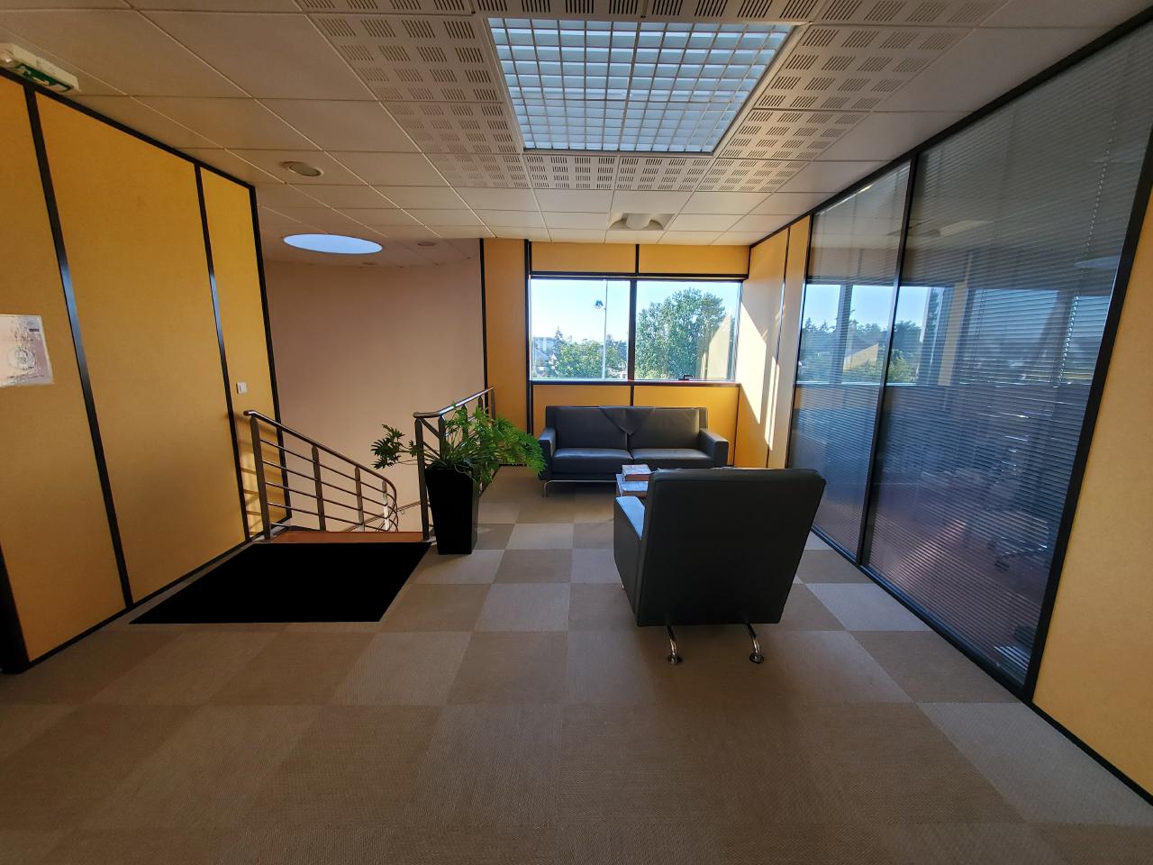 Vente local d'activité Descartes Indre-et-Loire OVACT2118200 4