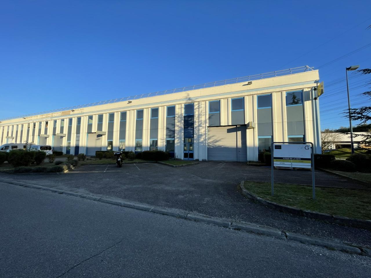 Vente local d'activité Saint-Quentin-Fallavier Isère OVACT2311149 1