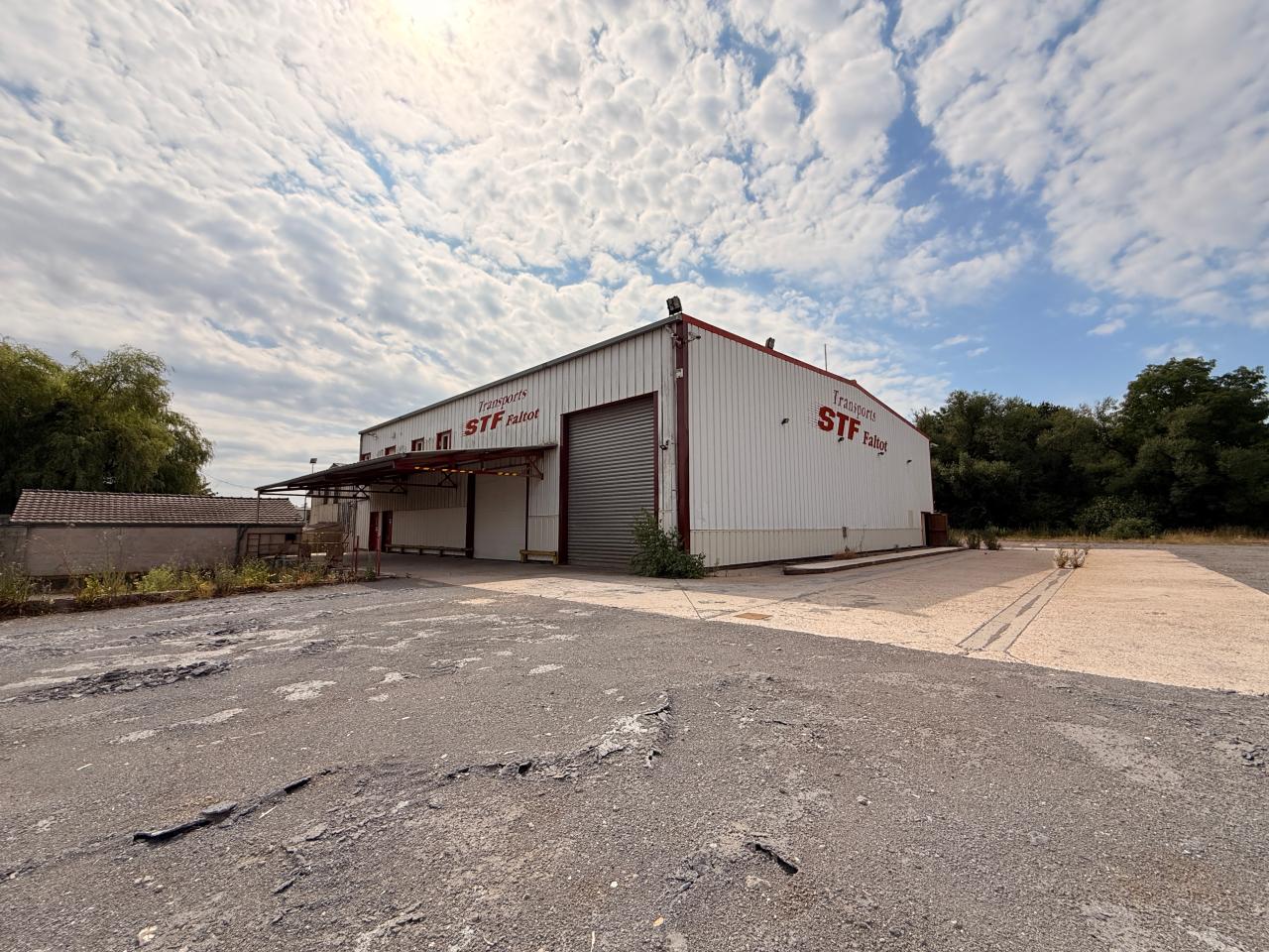 Local d'activité Bertrange 1275m² Vente Local d'activité Bertrange Moselle OVACT2530796