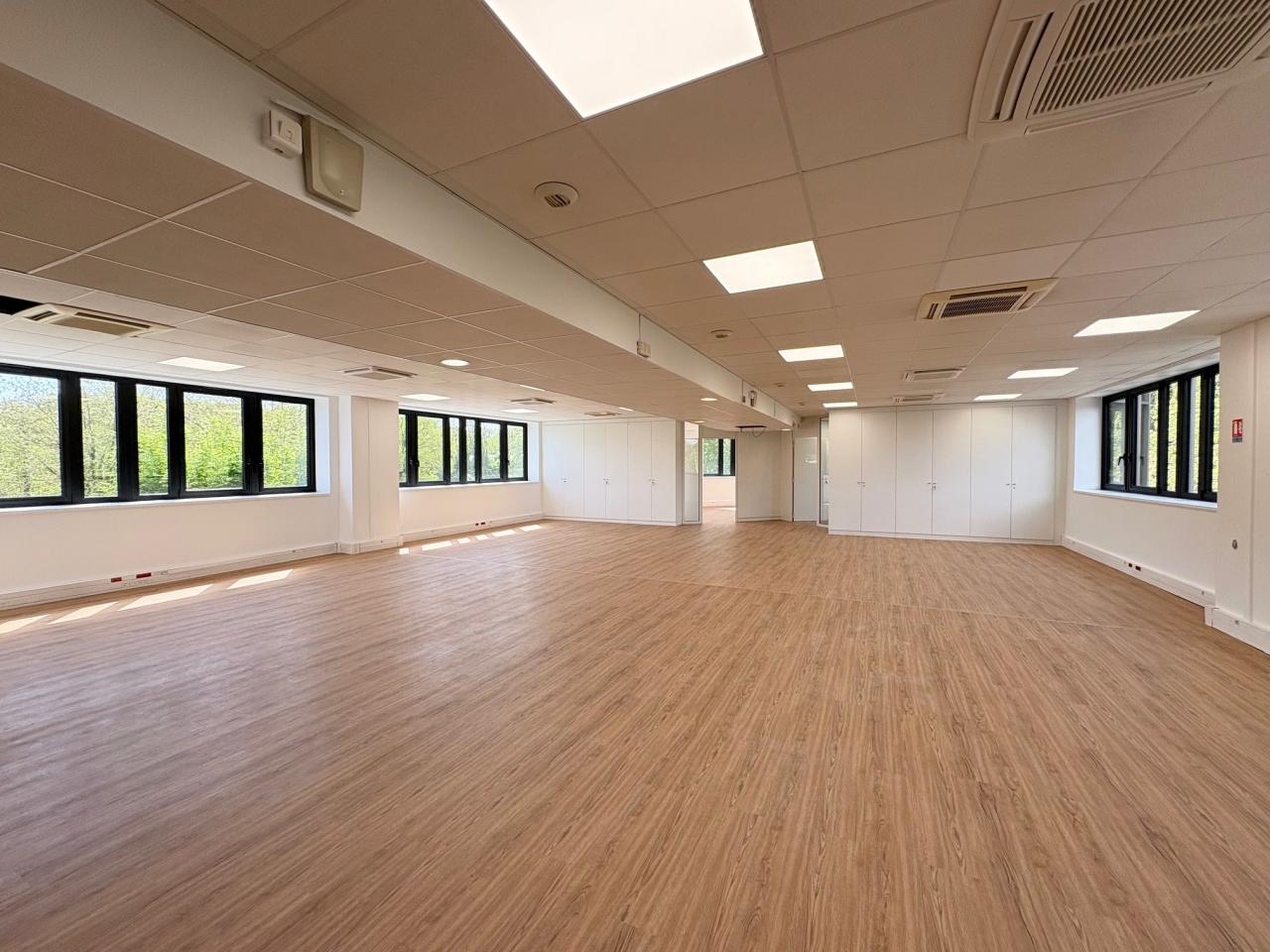 Bureau Montigny-le-Bretonneux 991m² Location Bureau Montigny-le-Bretonneux Yvelines OLBUR2104405