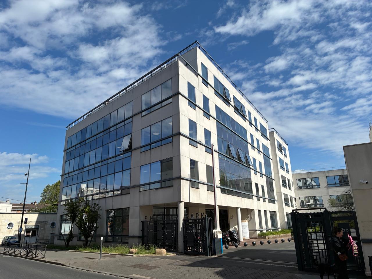Bureau Saint-Ouen 910m² Location Bureau Saint-Ouen Seine-Saint-Denis OLBUR2107113