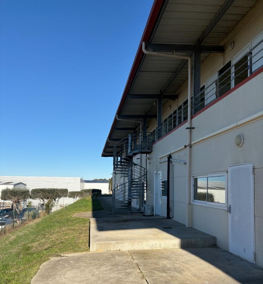 Local d'activité Frontignan 2412m² Location Local d'activité Frontignan Hérault OLACT2640834