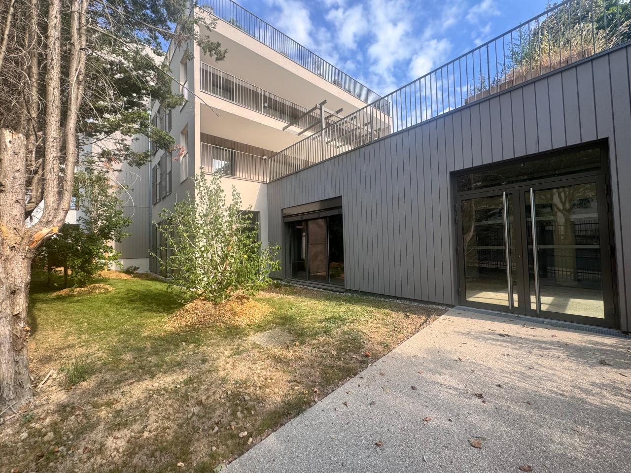 Bureau Saint-Genis-Laval 225m² Vente Bureau Saint-Genis-Laval Rhône OVBUR2313327