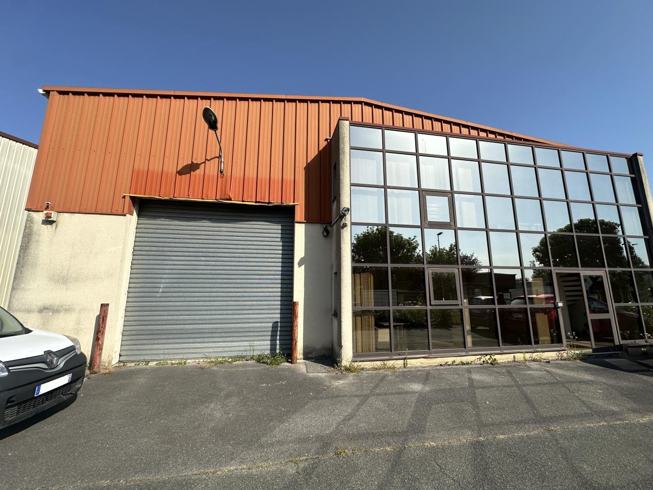 Local d'activité Brie-Comte-Robert 647m² Vente Local d'activité Brie-Comte-Robert Seine-et-Marne OVACT2642793