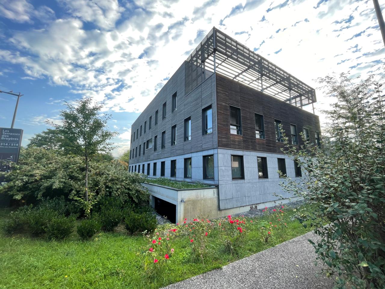 Bureau Limonest 604m² Location Bureau Limonest Rhône OLBUR2425436