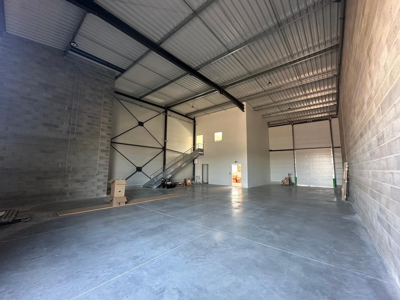 Local d'activité Esvres 286m² Location Local d'activité Esvres Indre-et-Loire OLACT2317499